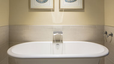 Margaritaville Resort Casino Luxury hotel suite bathtub